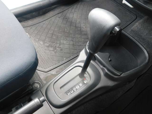2009 Daihatsu Esse – thumbnail 3