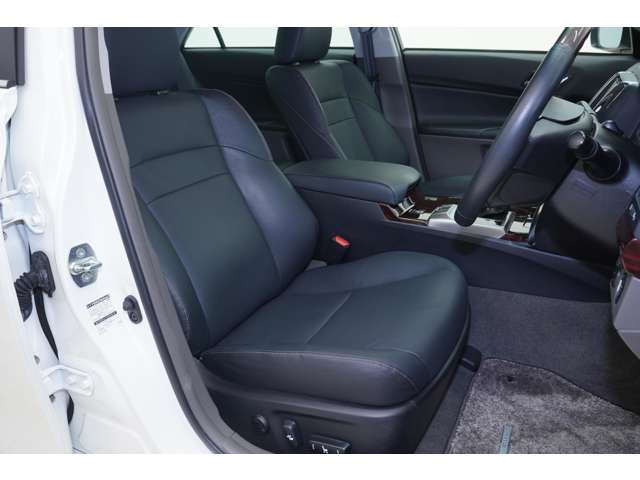 2011 Toyota Mark X – thumbnail 4