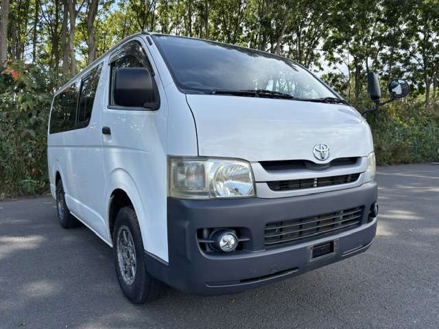 2008 Toyota Hiace – thumbnail 2
