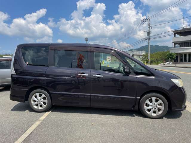 2011 Nissan Serena – thumbnail 4