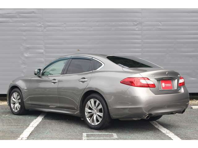 2011 Nissan Fuga Hybrid – thumbnail 4