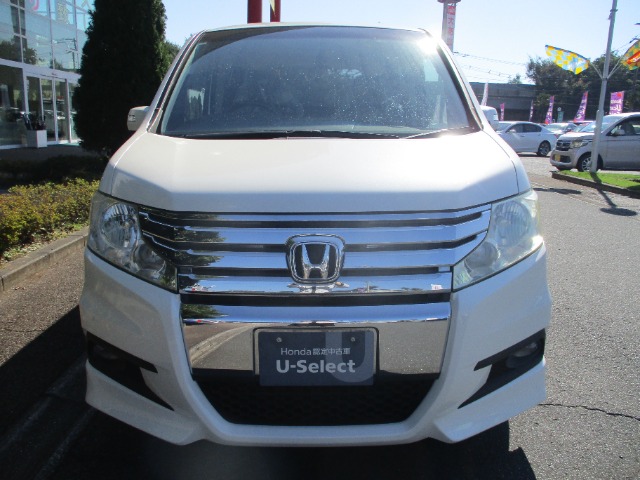 2010 Honda Stepwgn – thumbnail 2