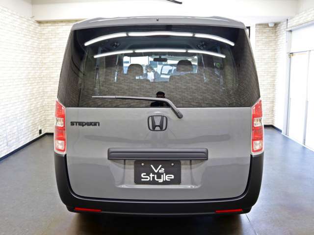 2011 Honda Stepwgn – thumbnail 3