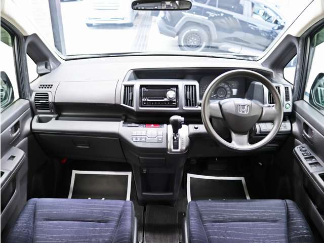 2011 Honda Stepwgn – thumbnail 4