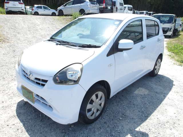 2011 Daihatsu Mira e:S – thumbnail 2