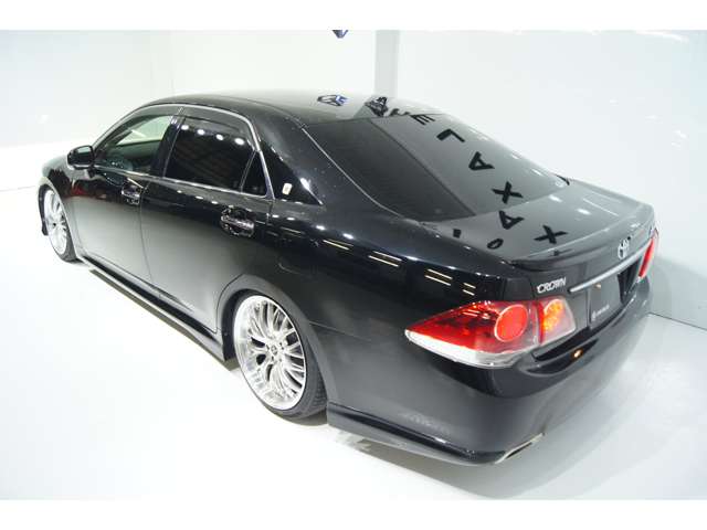 2011 Toyota Crown Athlete – thumbnail 3