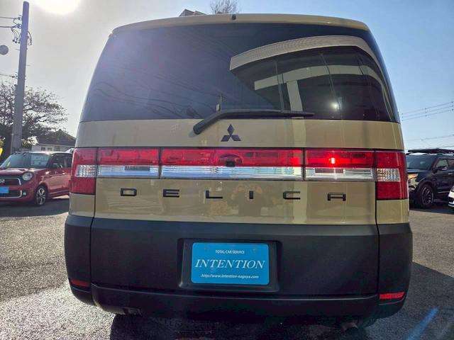 2010 Mitsubishi Delica D:5 – thumbnail 4