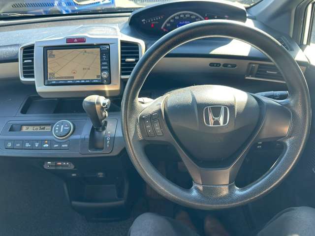 2011 Honda Freed Spike – thumbnail 2