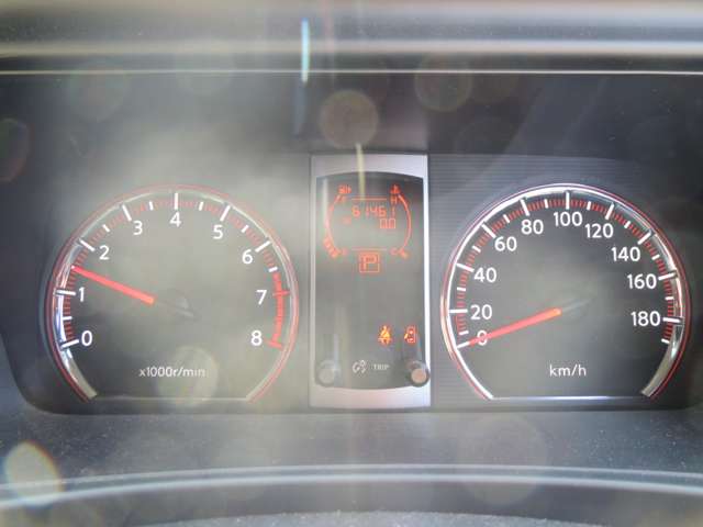 2009 Nissan Serena – thumbnail 3