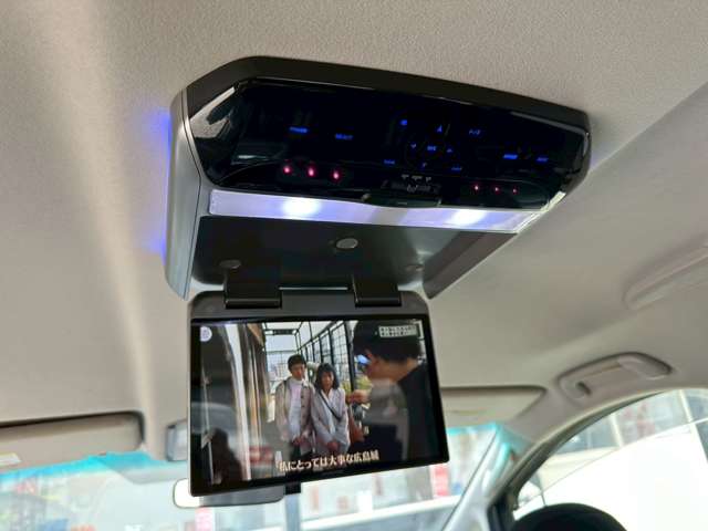 2008 Toyota Vellfire – thumbnail 3