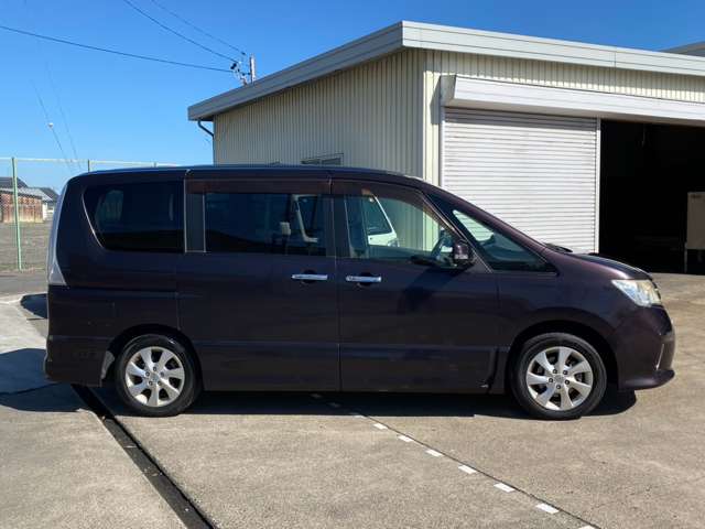 2011 Nissan Serena – thumbnail 3