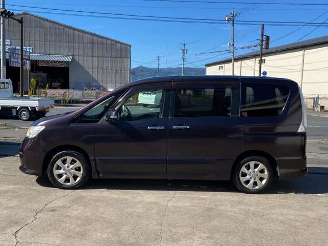 2011 Nissan Serena – thumbnail 4