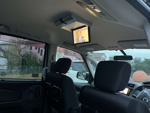 2011 Nissan Serena – thumbnail 3