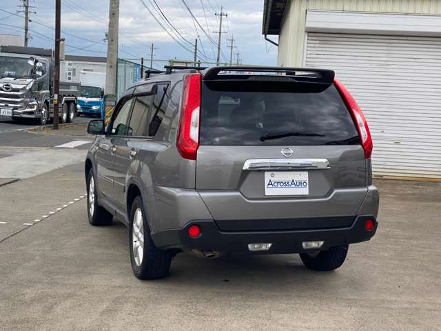 2011 Nissan X-Trail – thumbnail 2