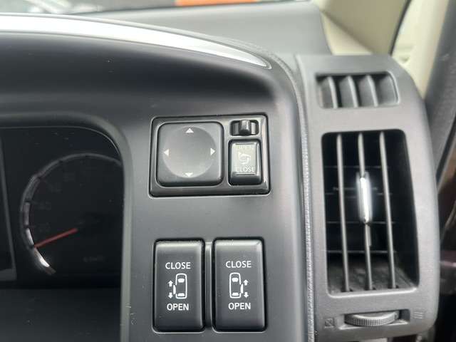 2010 Nissan Serena – thumbnail 2