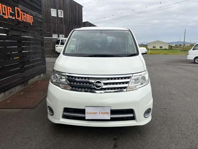 2010 Nissan Serena – thumbnail 2