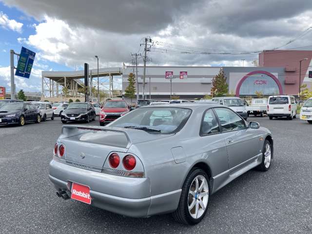 1996 Nissan Skyline Coupe – thumbnail 3
