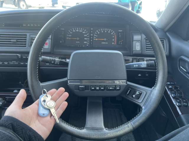 1988 Nissan Cima – thumbnail 3
