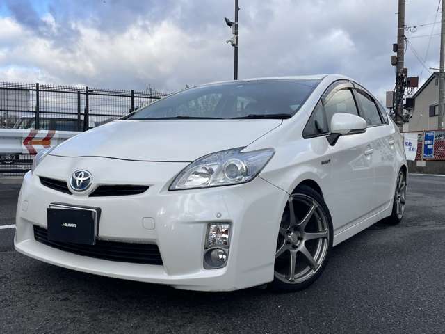 2011 Toyota Prius – thumbnail 2