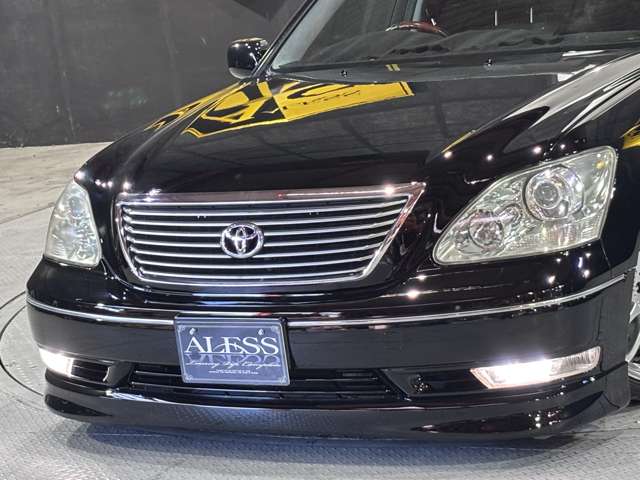 2004 Toyota Celsior – thumbnail 2
