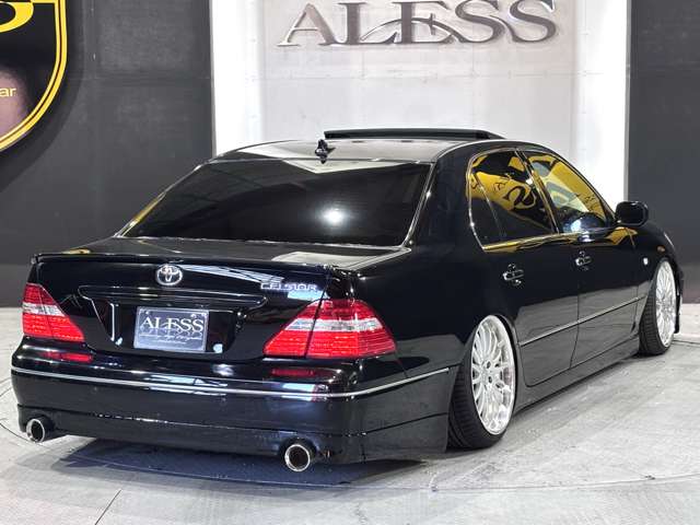 2004 Toyota Celsior – thumbnail 3