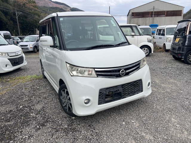 2011 Nissan Roox