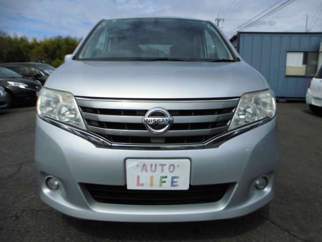 2011 Nissan Serena – thumbnail 2