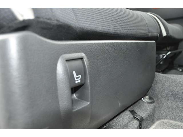 2011 Daihatsu Move Conte – thumbnail 4