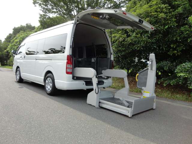 2005 Toyota Hiace – thumbnail 4