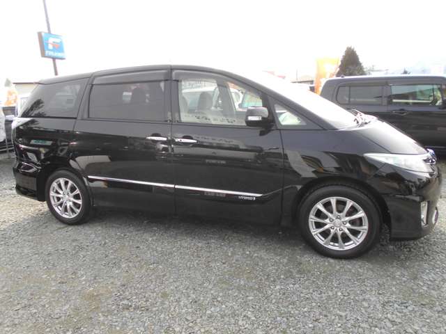 2011 Toyota Estima Hybrid – thumbnail 4