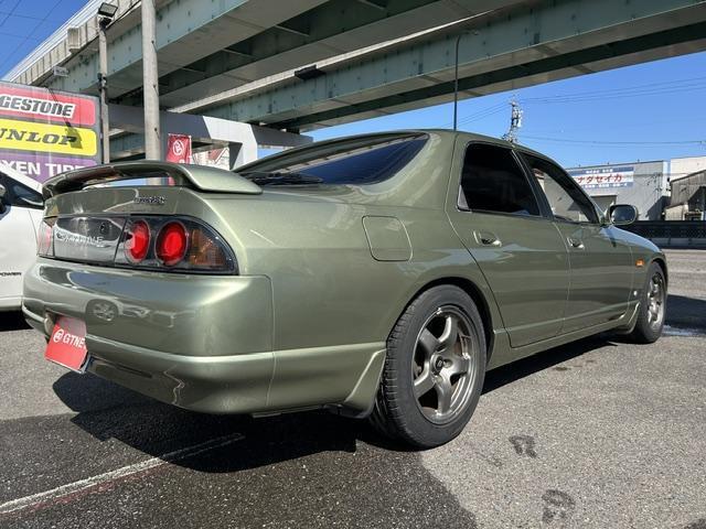 1993 Nissan Skyline – thumbnail 2