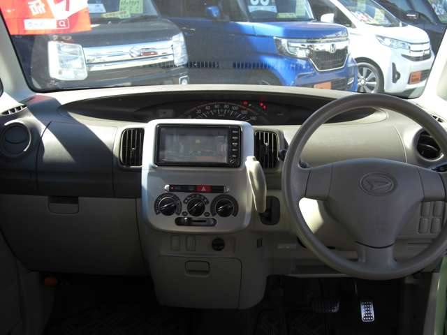 2011 Daihatsu Tanto – thumbnail 3