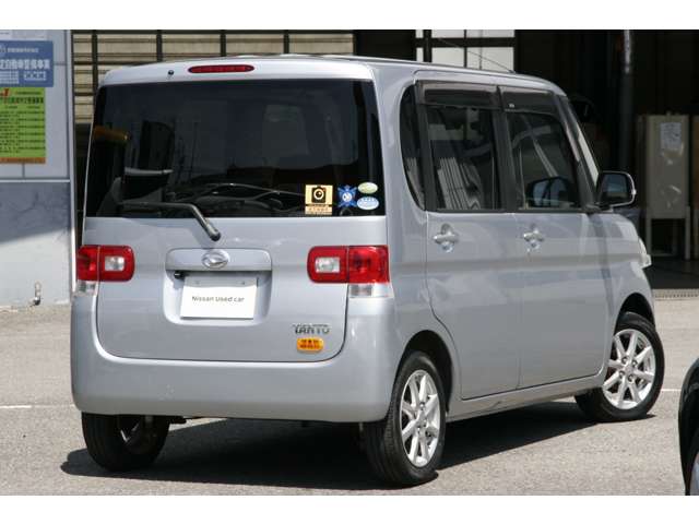 2011 Daihatsu Tanto – thumbnail 2