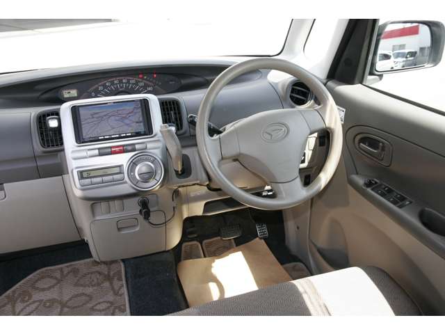 2011 Daihatsu Tanto – thumbnail 3