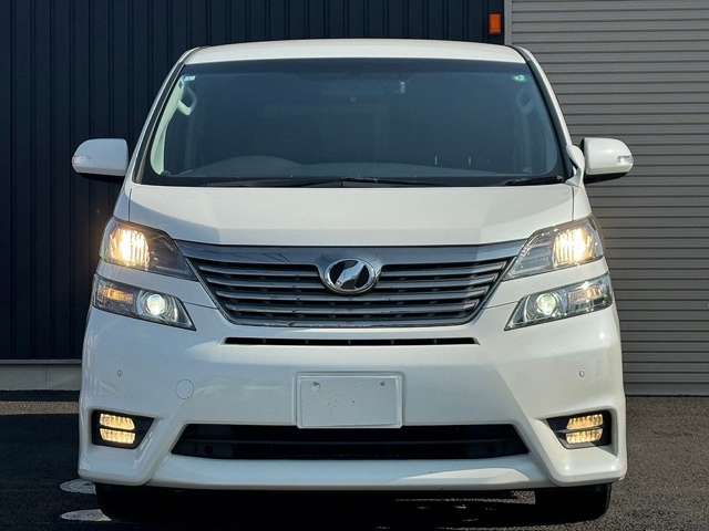 2011 Toyota Vellfire – thumbnail 3