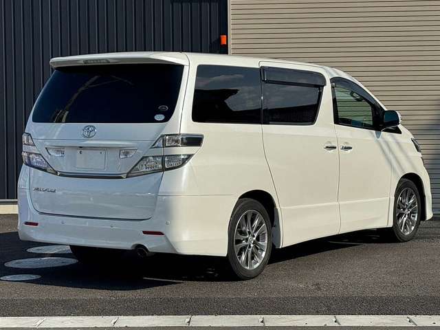 2011 Toyota Vellfire – thumbnail 4