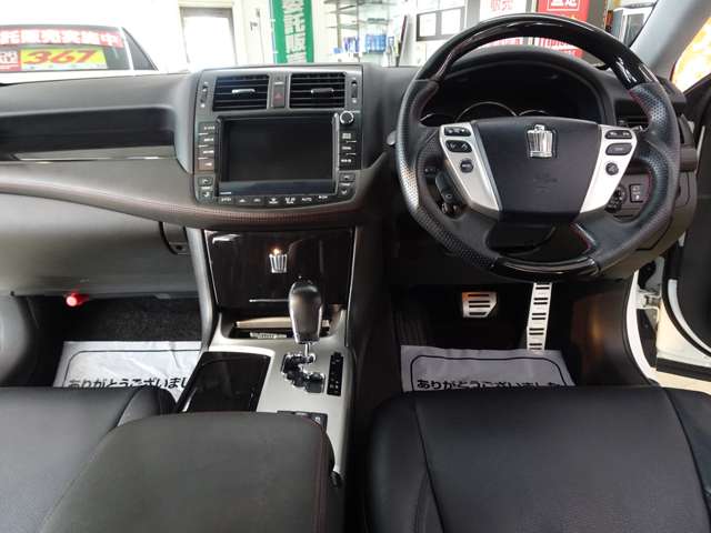 2011 Toyota Crown Athlete – thumbnail 2