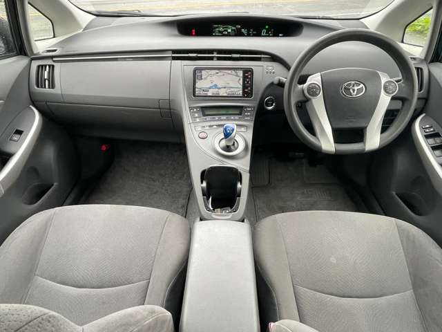2010 Toyota Prius – thumbnail 2