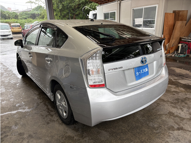 2010 Toyota Prius – thumbnail 4