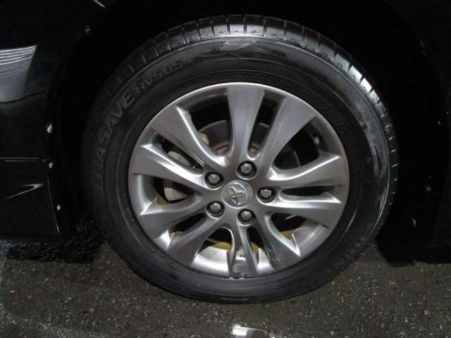 2011 Toyota Voxy – thumbnail 2