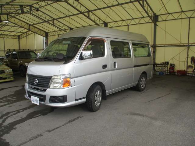 2010 Nissan Caravan – thumbnail 4
