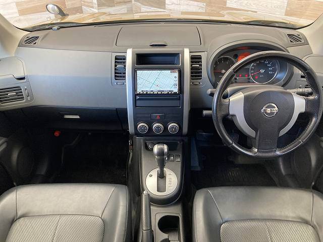 2009 Nissan X-Trail – thumbnail 2
