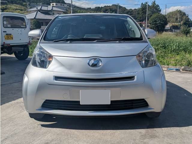 2008 Toyota iQ – thumbnail 2