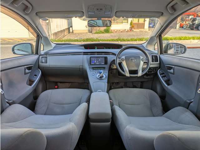 2011 Toyota Prius – thumbnail 3