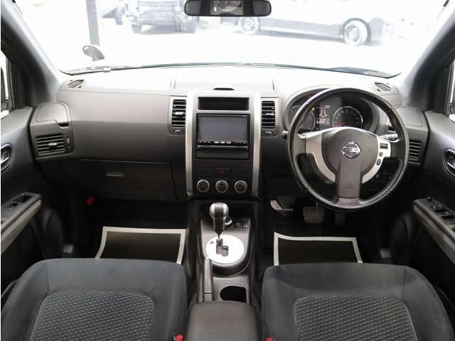 2011 Nissan X-Trail – thumbnail 4