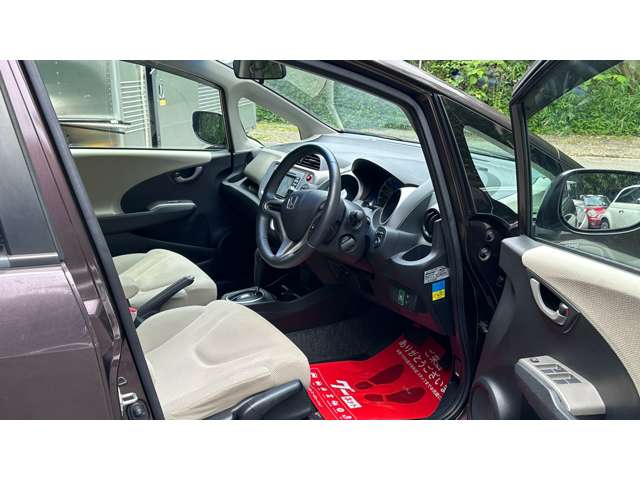 2011 Honda Fit Hybrid – thumbnail 4