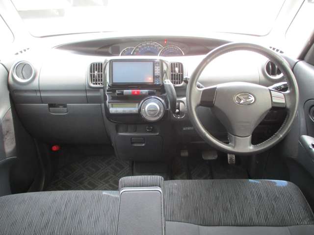 2011 Daihatsu Tanto – thumbnail 2
