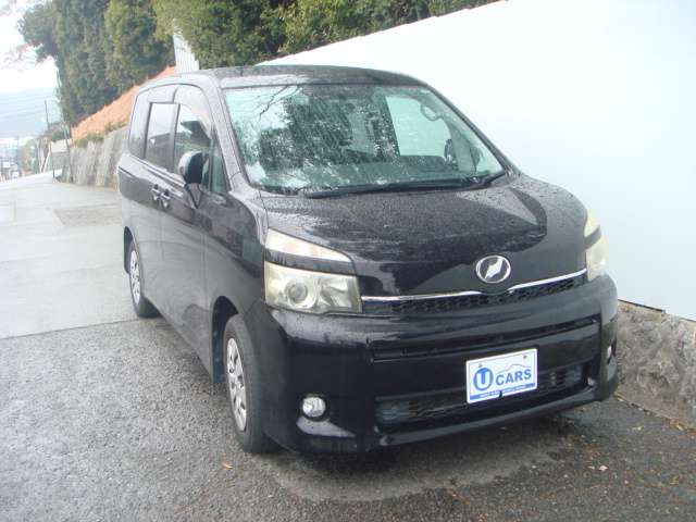 2011 Toyota Voxy – thumbnail 3