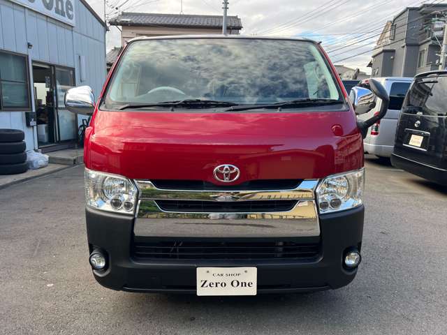 2010 Toyota Hiace – thumbnail 2