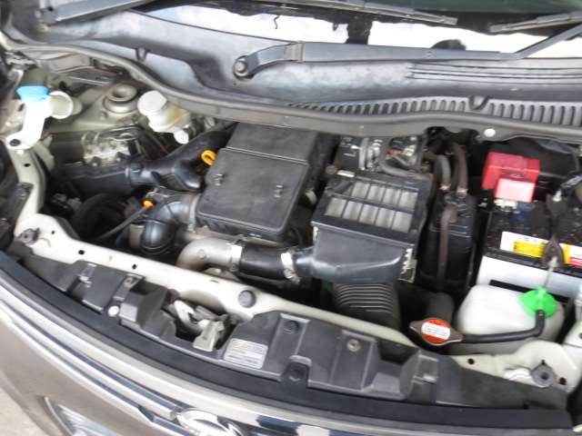 2010 Nissan Roox – thumbnail 2
